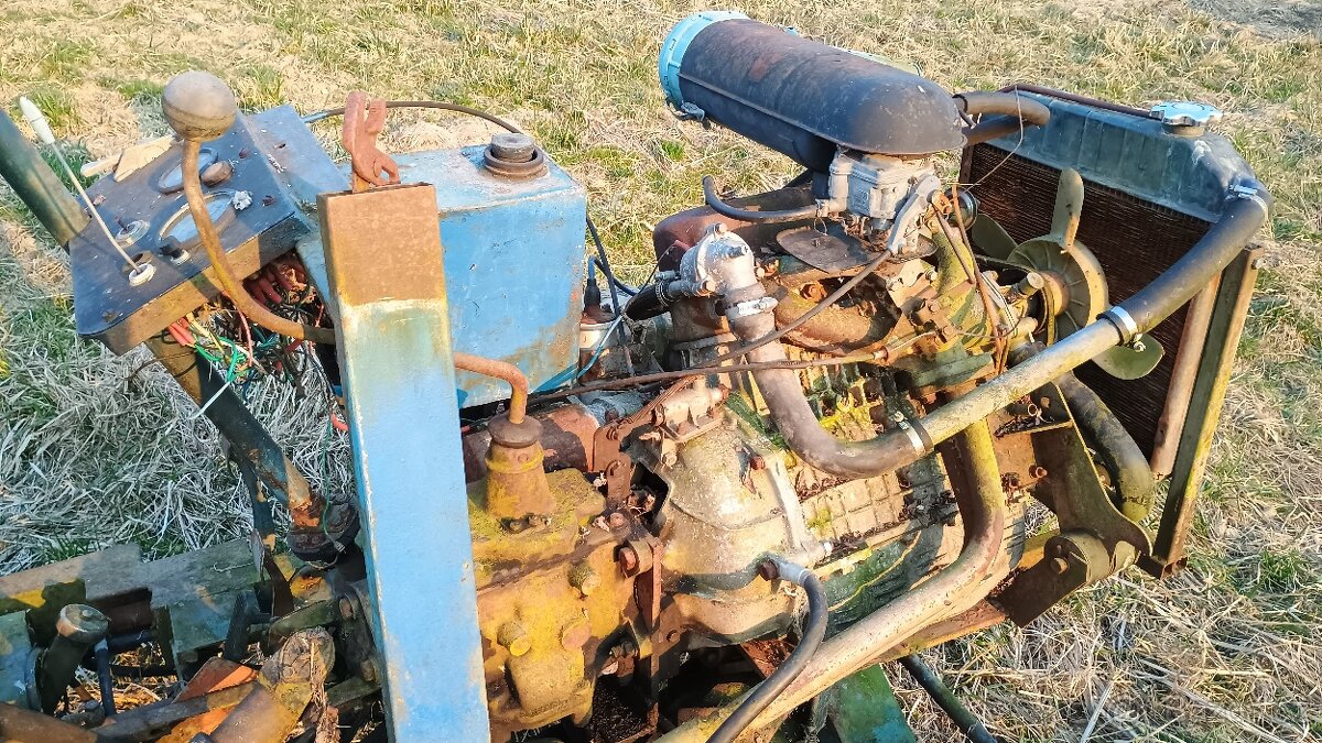 MALOTRAKTOR, DOMADĚL - 4