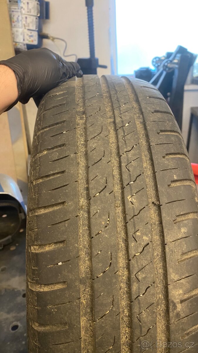 Prodám letní pneu 195/65/15 - 4