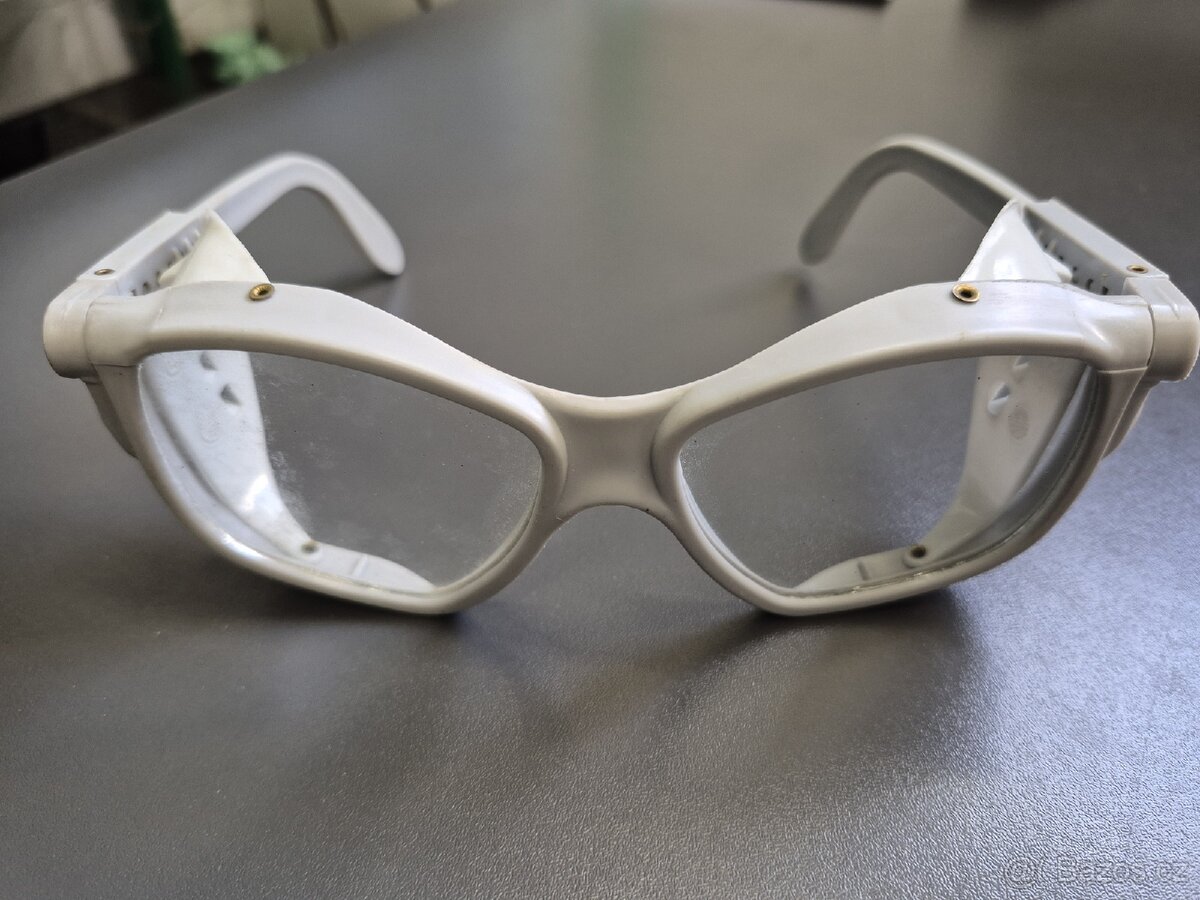 Staré pracovní brýle - 4