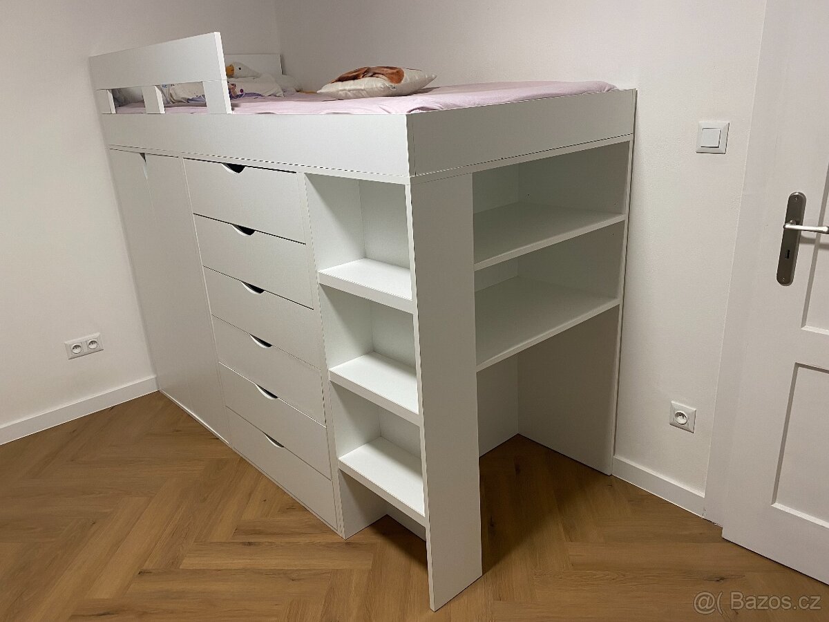 Bílá postel pro menší prostory - 4
