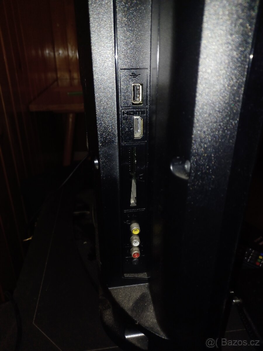 Televize, se top box, stolek a DVD přehrávač - 4