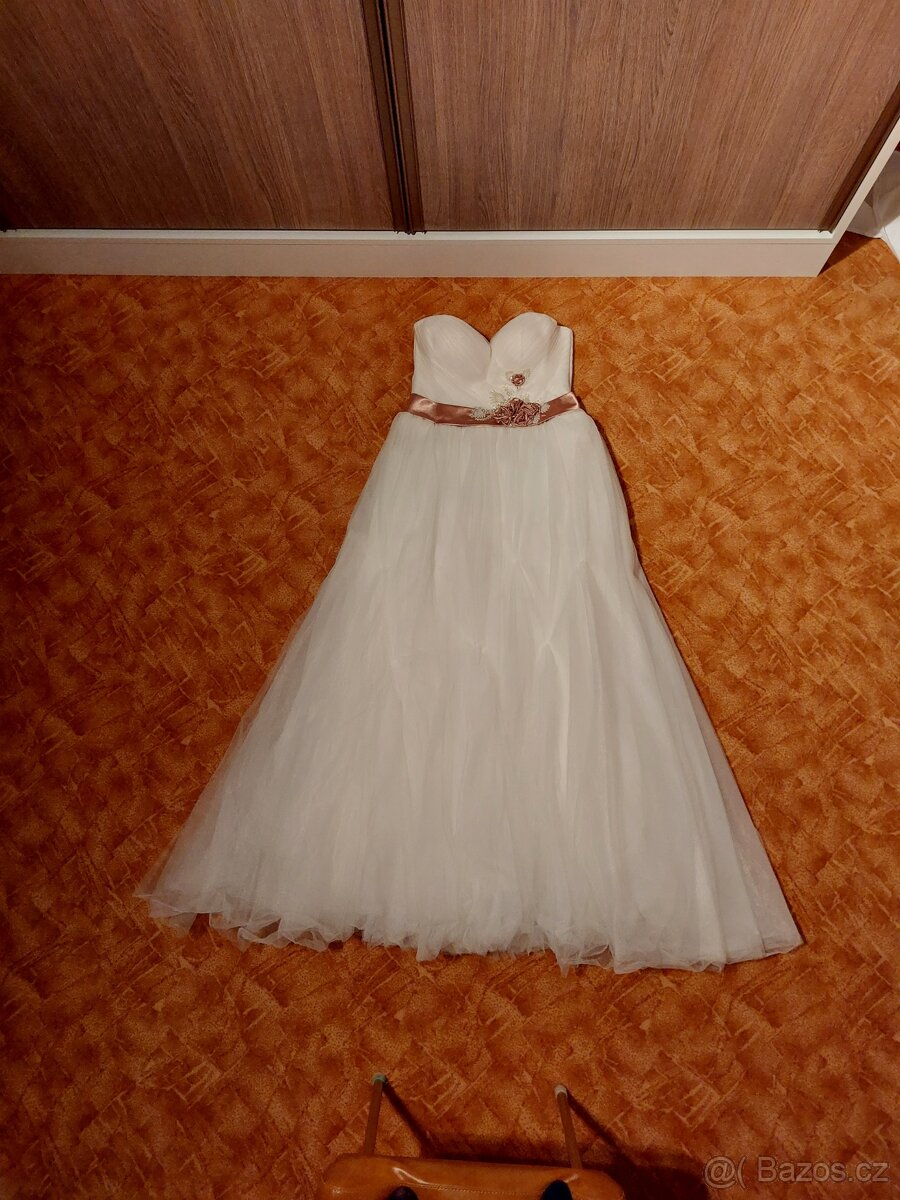 Svatebni saty korzetove - 4