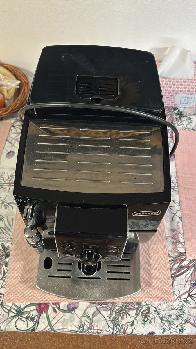 Prodám DeLonghi ECAM 23.120.B - 4