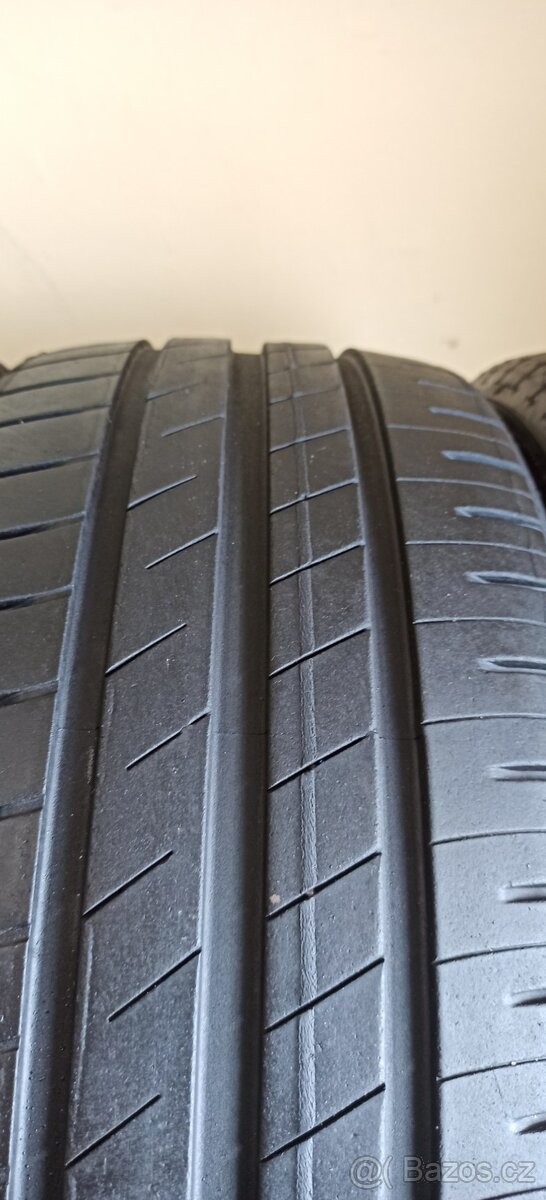 Goodyear 195/40 R17 81V 2x6,5mm 2x5mm - 4