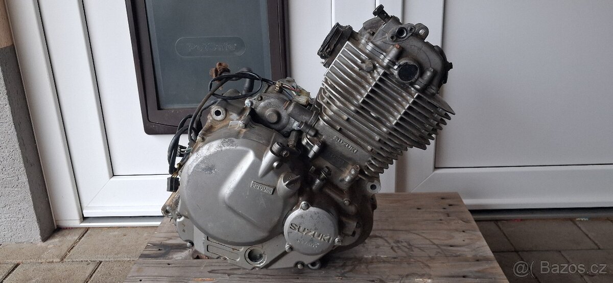 SUZUKI XF 650 FREEWIND - 4