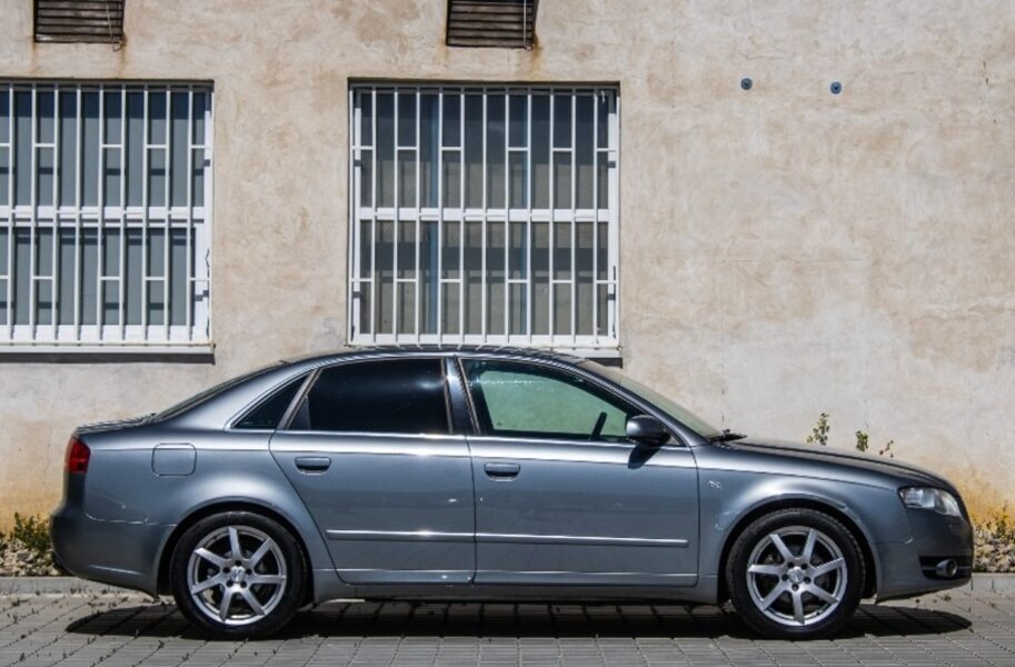 AUDI A4 2.0 TDI QUATTRO - 4
