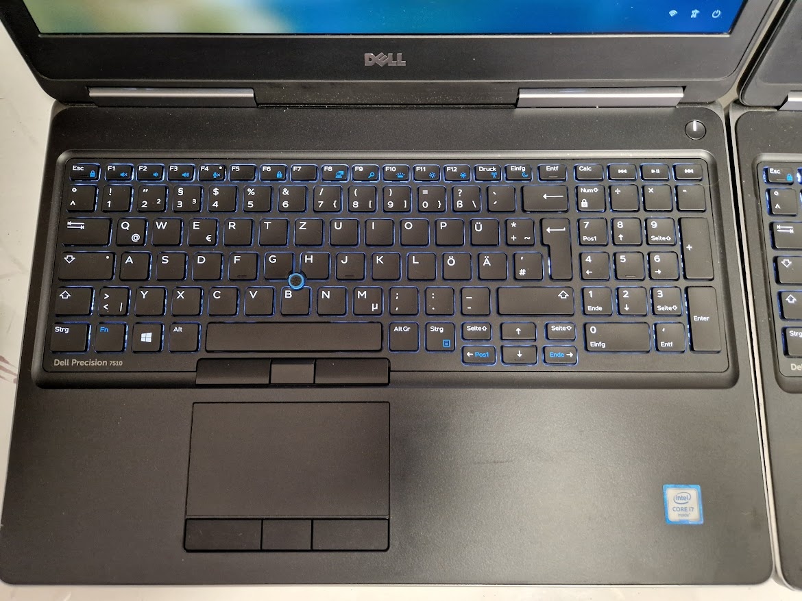 Dell Precision 7510 /15,6"/Core i7/16GB/512GB/2GB nVidia GP - 4