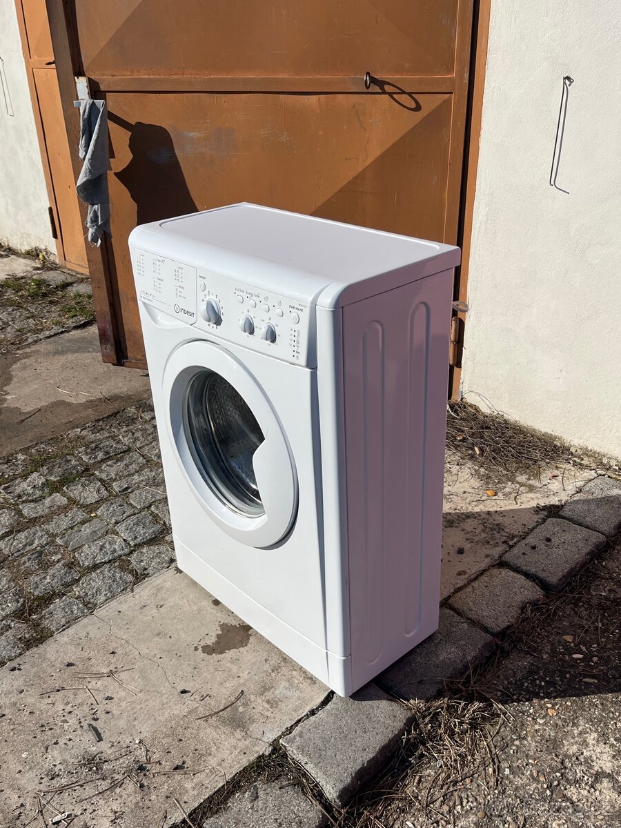 Pracka Indesit - 4