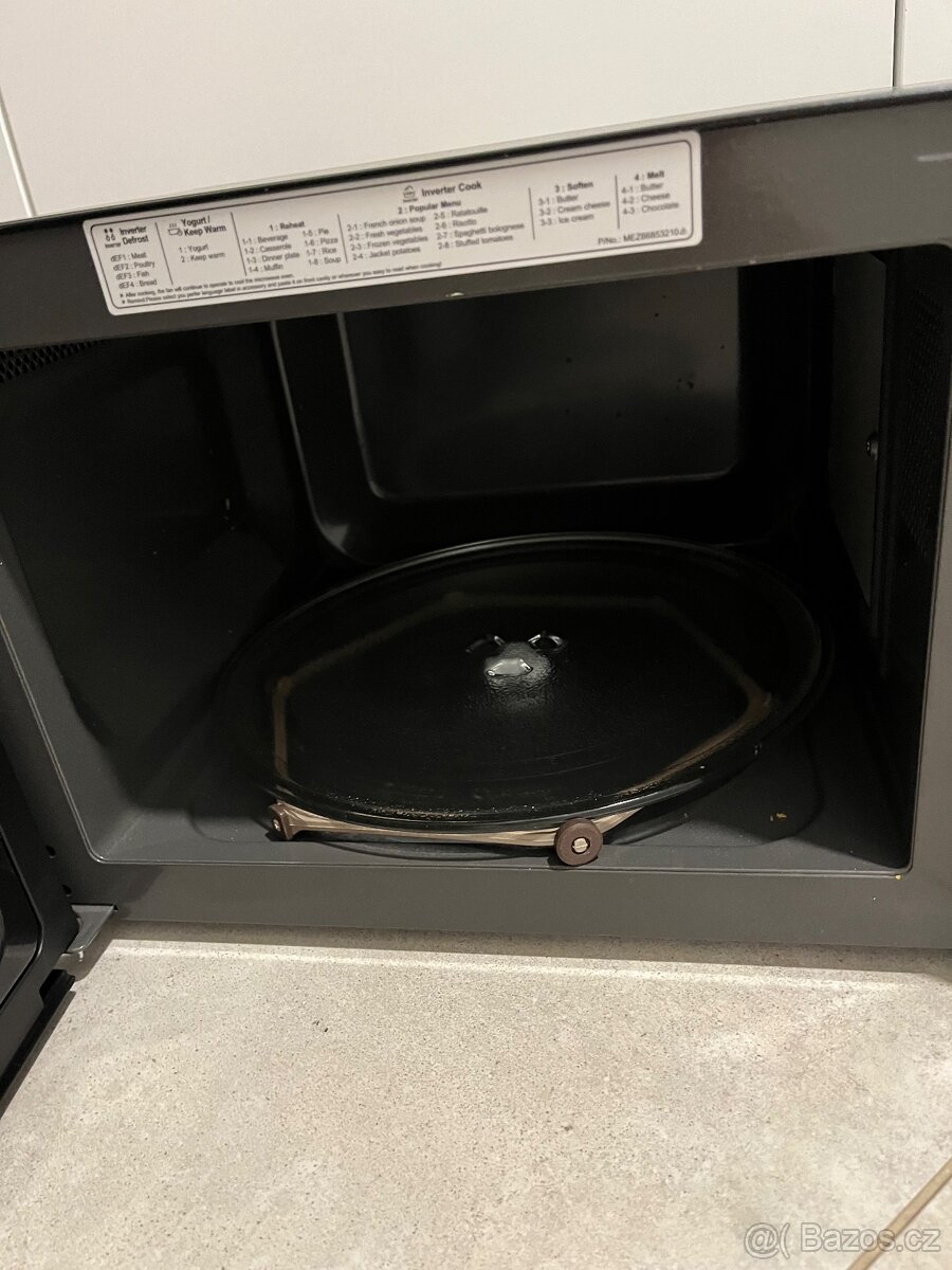 Mikrovlnka černá - 4