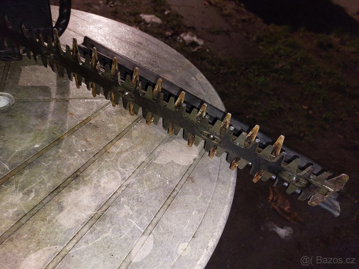 Motorový plotostřih Hikoki CH 24EBP - 4