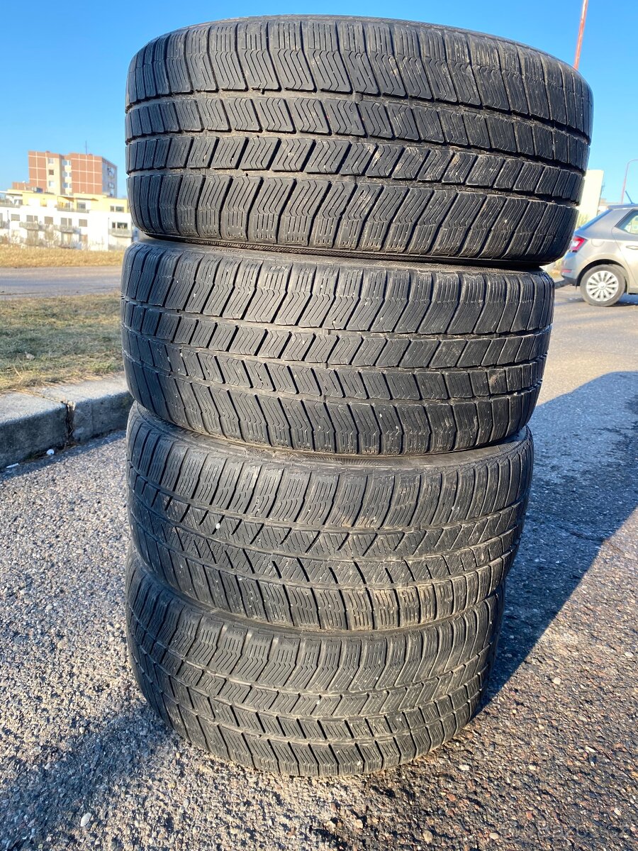 225/40/18 zimní sada 4ks Barum - 4