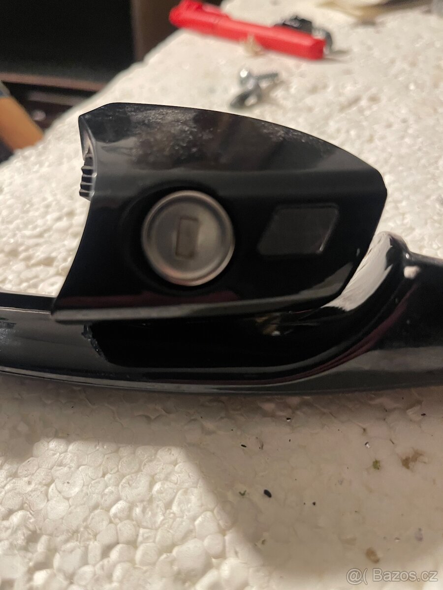 Zámek dveří Mercedes w204 - 4