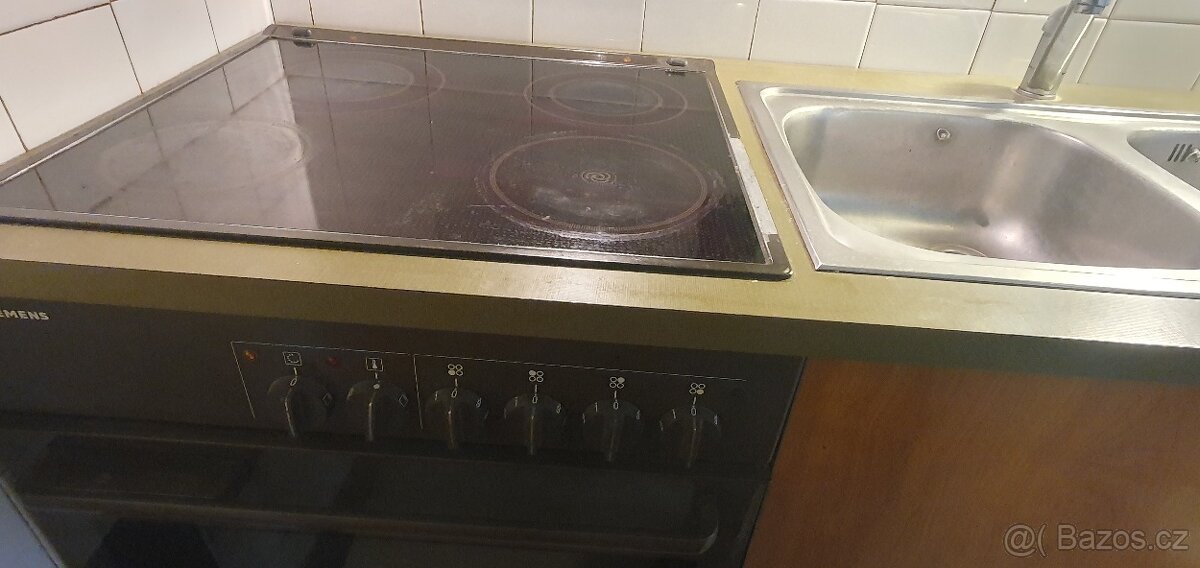 Kuchyňská linka se spotřebiči - 4