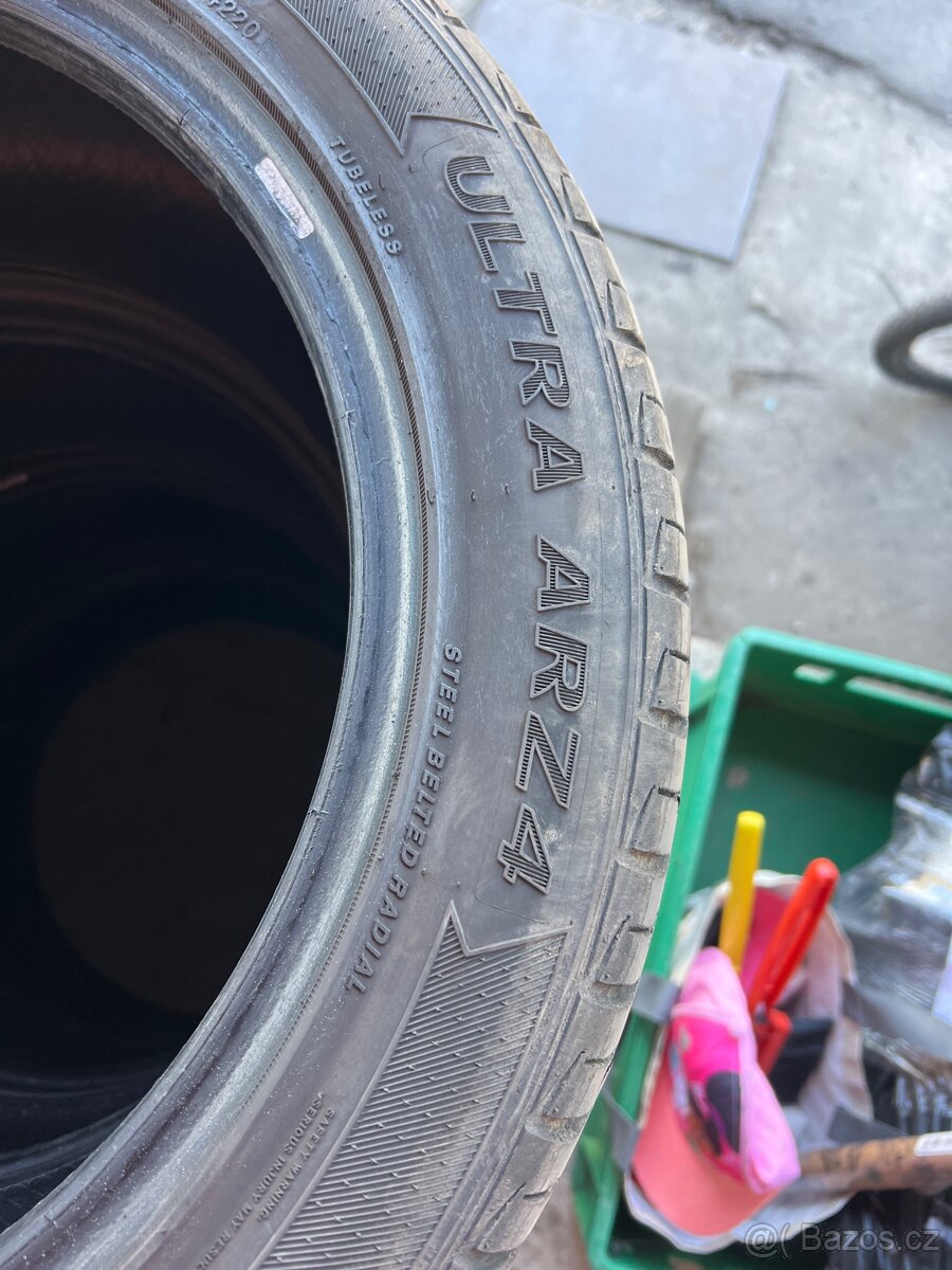 Pneu 215/50r17 - 4