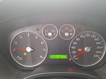 Ford Cmax 1.8 92kw - výbava Ghia - 4
