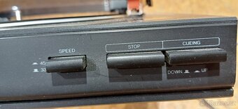 Gramofon JVC - 4