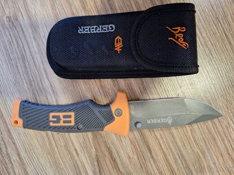 Gerber Bear Grylls skládací nůž šedý
Nový - 4