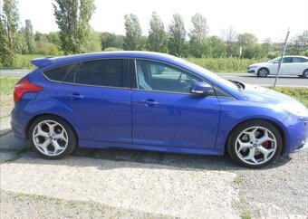Ford Focus 2,0 ST 184 kW Serviska benzín - 4