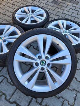 Orig. škoda octavia - Letní 225/40/18 - 4