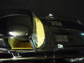 Jaguar E Type Coupe černý Bburago 1/18 - 4