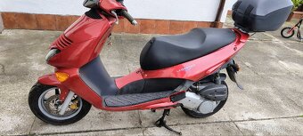 Skútr Aprilia Leonardo 125 - 4