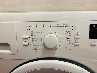 Pračka Whirlpool úzká, na 5kg - 4