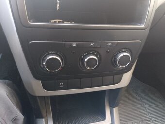 Prodám škoda Yeti 1.2 TSI 77 kW rok 2010 - 4