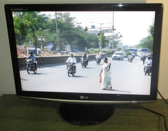 LCD monitor LG 22 palců, 1680x1050, DVI - 4
