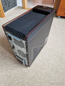 starší herní počítač Acer Predator G3-605 - 4