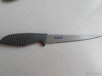 Sada zoubkových nožů, sekáček, nůžky - v bloku. - 4