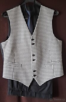 Černý společenský - svatební - oblek s vestou, vel. 52-54 - 4