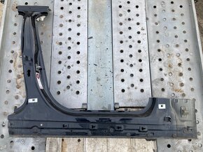 Zadni cast BMW F30 ctvrtka/bocnice+pravy prah s B sloupkem - 4