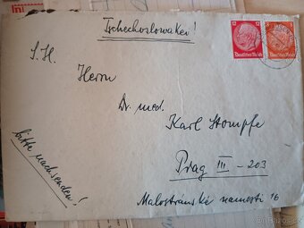 Mix různých dokumentů pohlednic a známek - 4