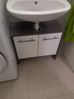 Koupelnové skříňky 2ks - 4