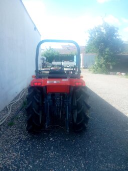 Hinomoto NZ 230 s nakladačem - 4