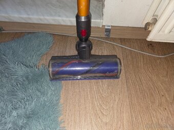 DYSON V 8 ABSOLUTE - 4