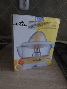 Nový nepoužitý Eta elektrický odšťavňovač citrusových plodů - 4