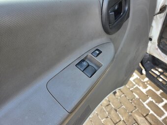 Nissan cabstar - 4