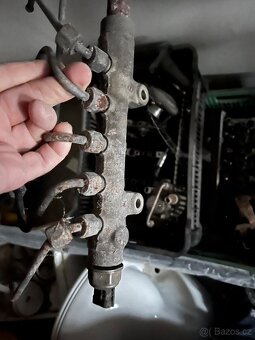 Prodám hlavu,klaviaturu,vývěvu , Ford Transit 2,2 diesel - 4