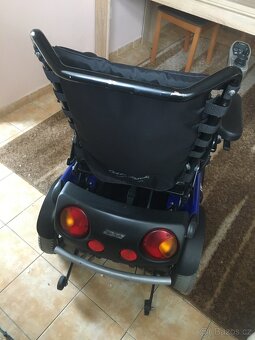 Elektrický invalidní vozík + klasický NOVÉ BATERIE - 4