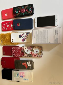 iPhone 8 - výborný stav - 4