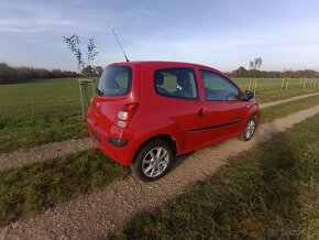 RENAULT TWINGO - 4