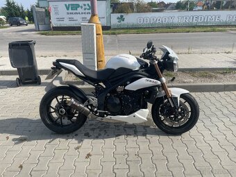 Triumph Speed Triple 1050 R.v. 2011 - 4