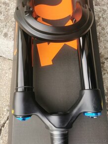 Vidlice fox 38 performance elite Grip 2 - 4