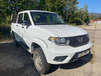 UAZ - 4
