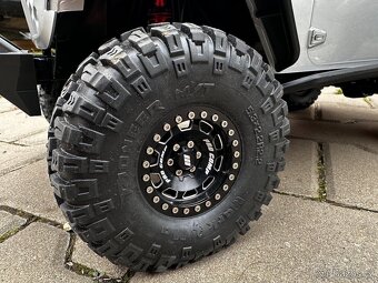 RC Jeep Founder 1/8 expedice - 4