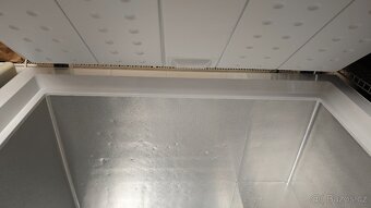 Prodám velký pultový mrazák - 4