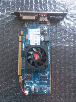Nvidia NVS 315 1GB + AMD Radeon HD 7450 1GB + DMS-59 redukce - 4
