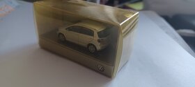 Volkswagen Golf Plus - 1:87 stříbrná barva - 4