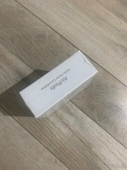 Apple AirPods 4 - 4
